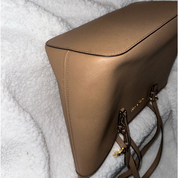 EUC AUTHENTIC MK SHOULDER BAG - Picture 7 of 10